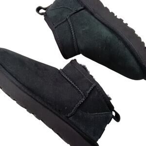 Ugg Women's Ultra Mini Classic Boot , Black Suede , Sz 6